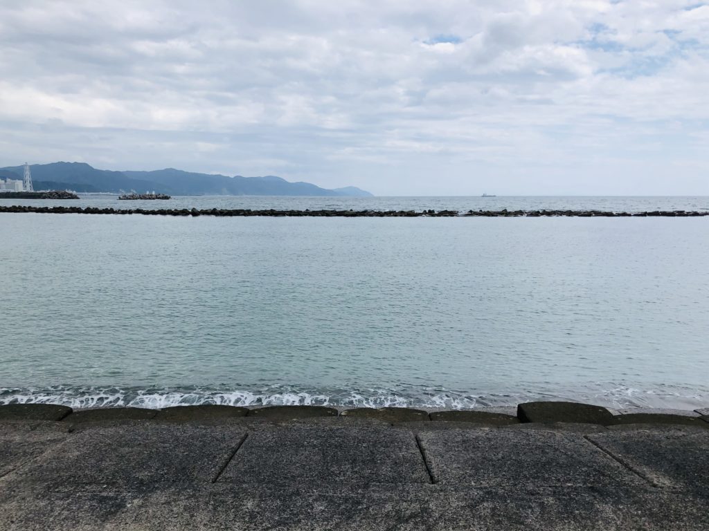 今日は雨でも明日は晴れ！今日が駄目でも明日はやれ！